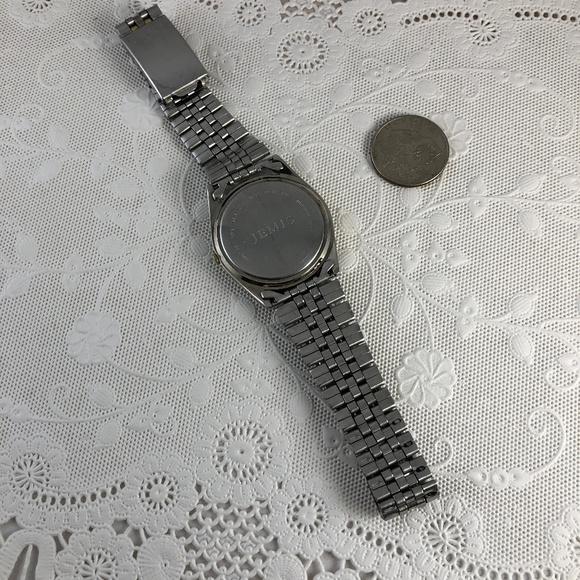 Vintage Jemis 2 Tone Gold Silver Watch Day Date - Picture 4 of 4